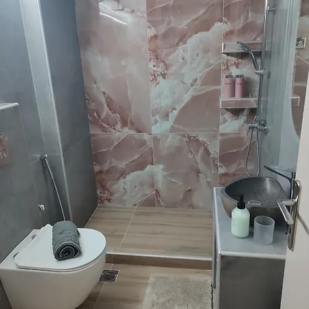 Karanoshouse