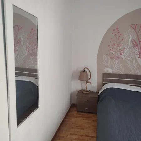 Karanoshouse Apartman *