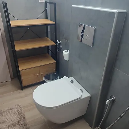 Karanoshouse