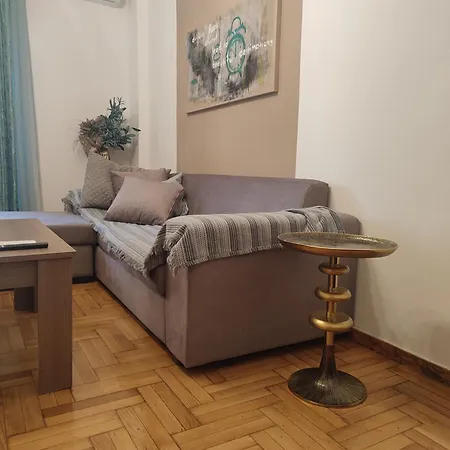 Karanoshouse Apartman